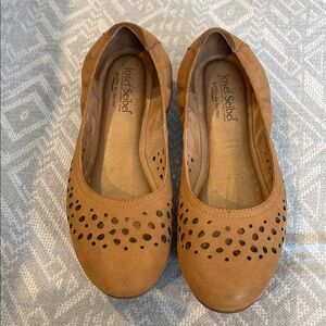 Josef Seibel Women's Tan Leather Flats